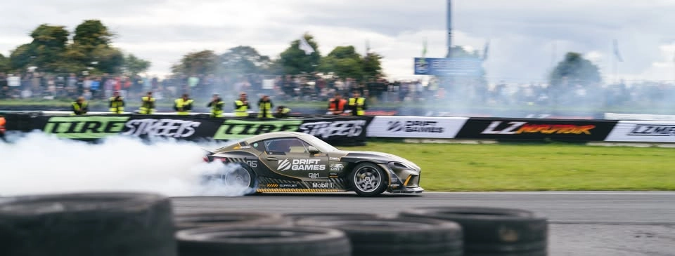 tire streets (US & UK)